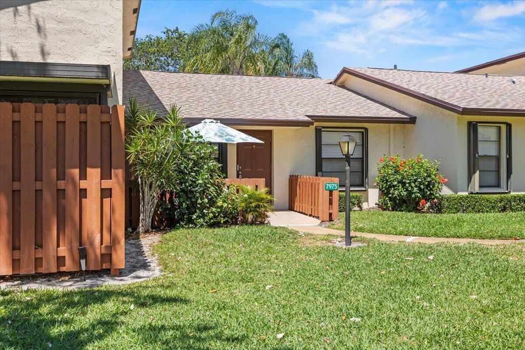 Photo of 7975 SE Villa Circle, Hobe Sound, FL 33455 (MLS # R10983556)