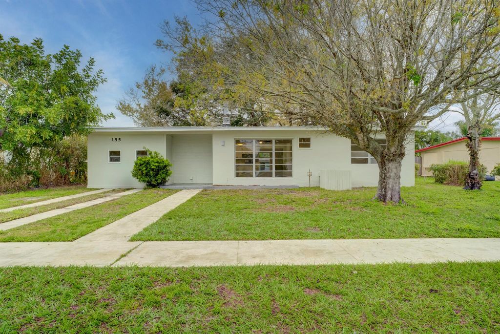 Photo of 155 SE Solaz Avenue, Port Saint Lucie, FL 34983 (MLS # R10952989)