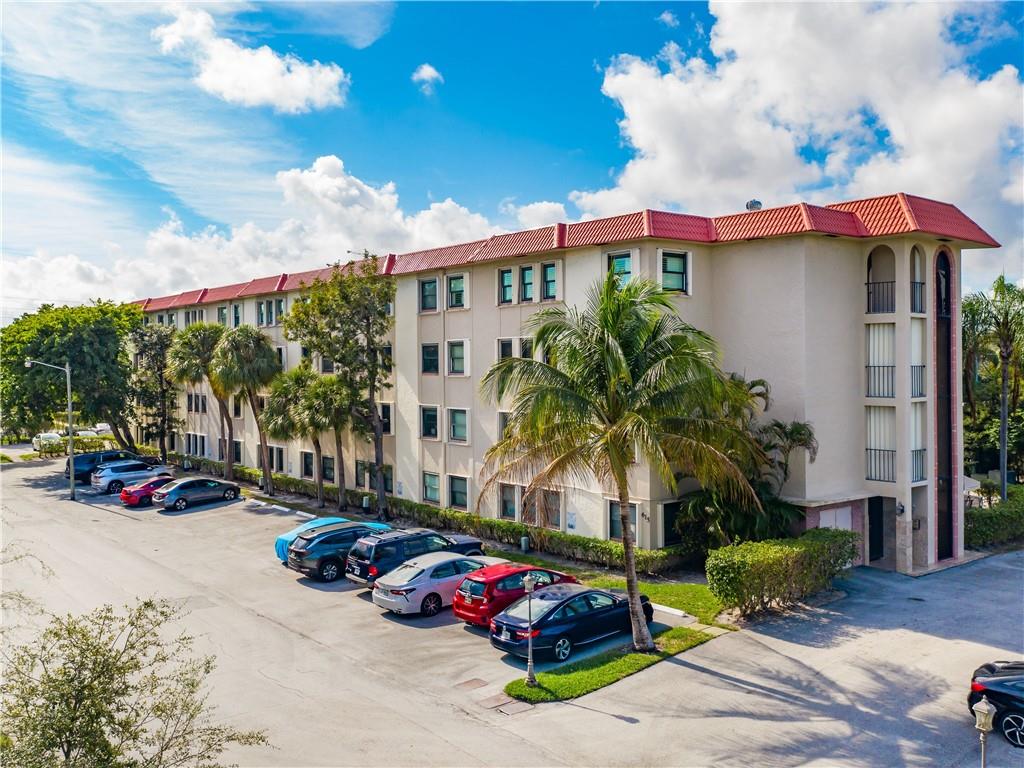 La Cancha Condo - Residential
