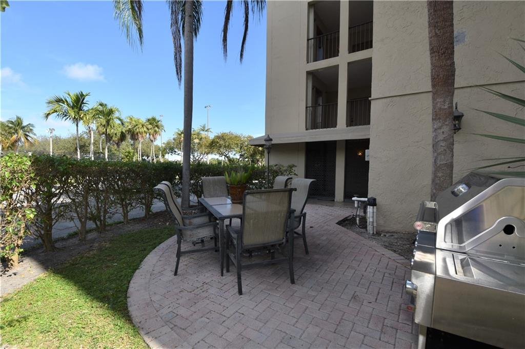 La Cancha Condo - Residential