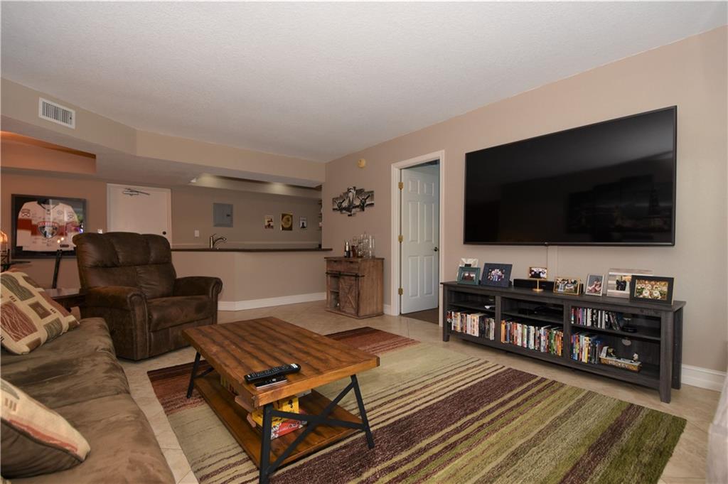 La Cancha Condo - Residential