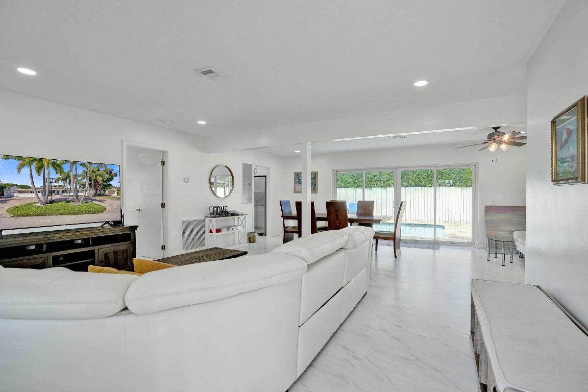 THE COVE - Residential Lease