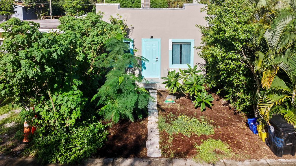 Photo of 525 N E Street, Lake Worth Beach, FL 33460 (MLS # R11126021)