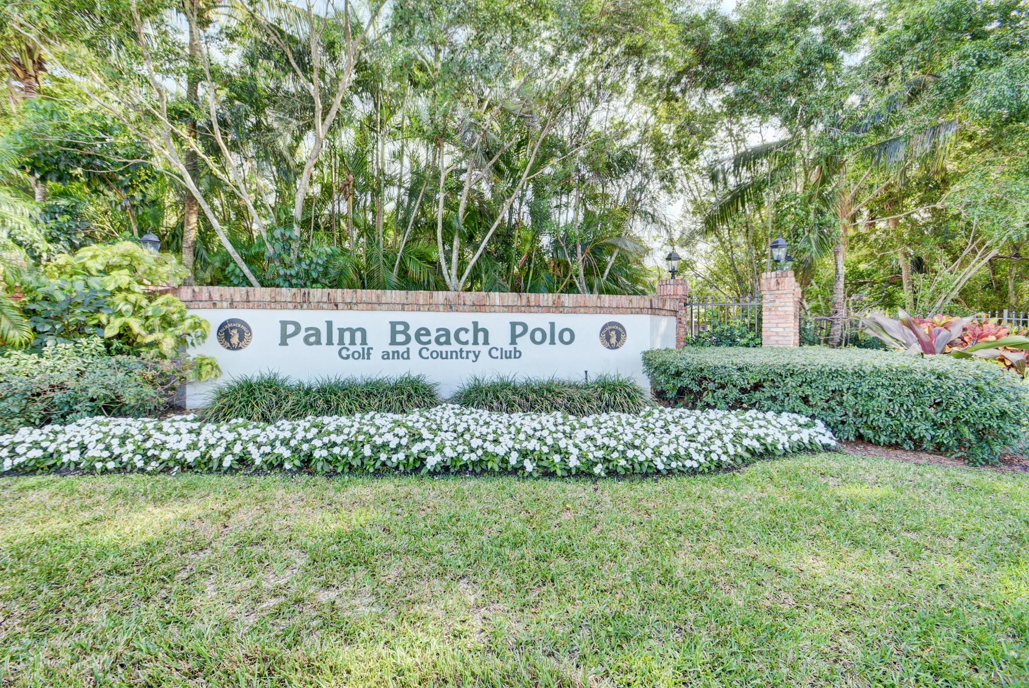 HUNTERS CHASE OF PALM BEA - Residential