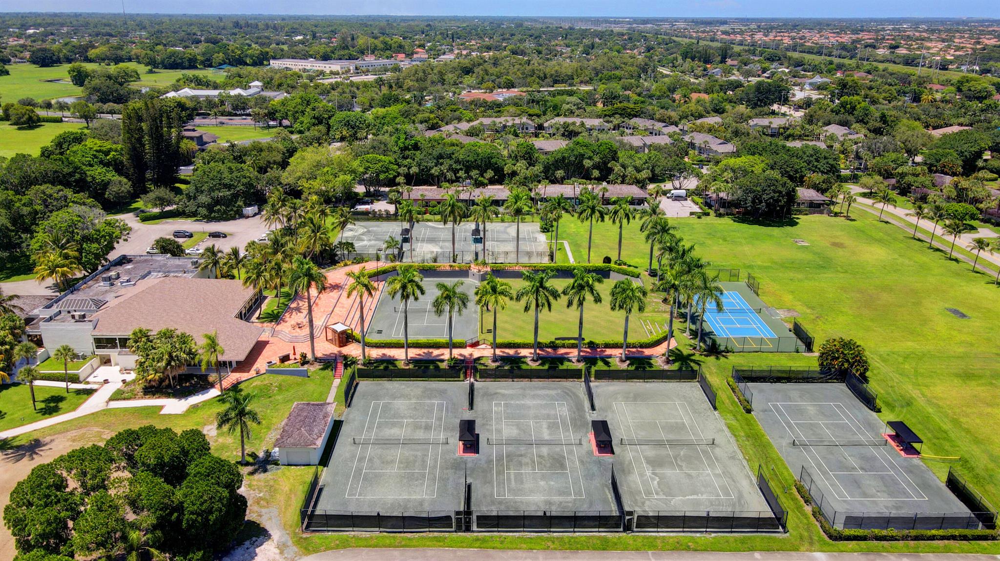 HUNTERS CHASE OF PALM BEA - Residential