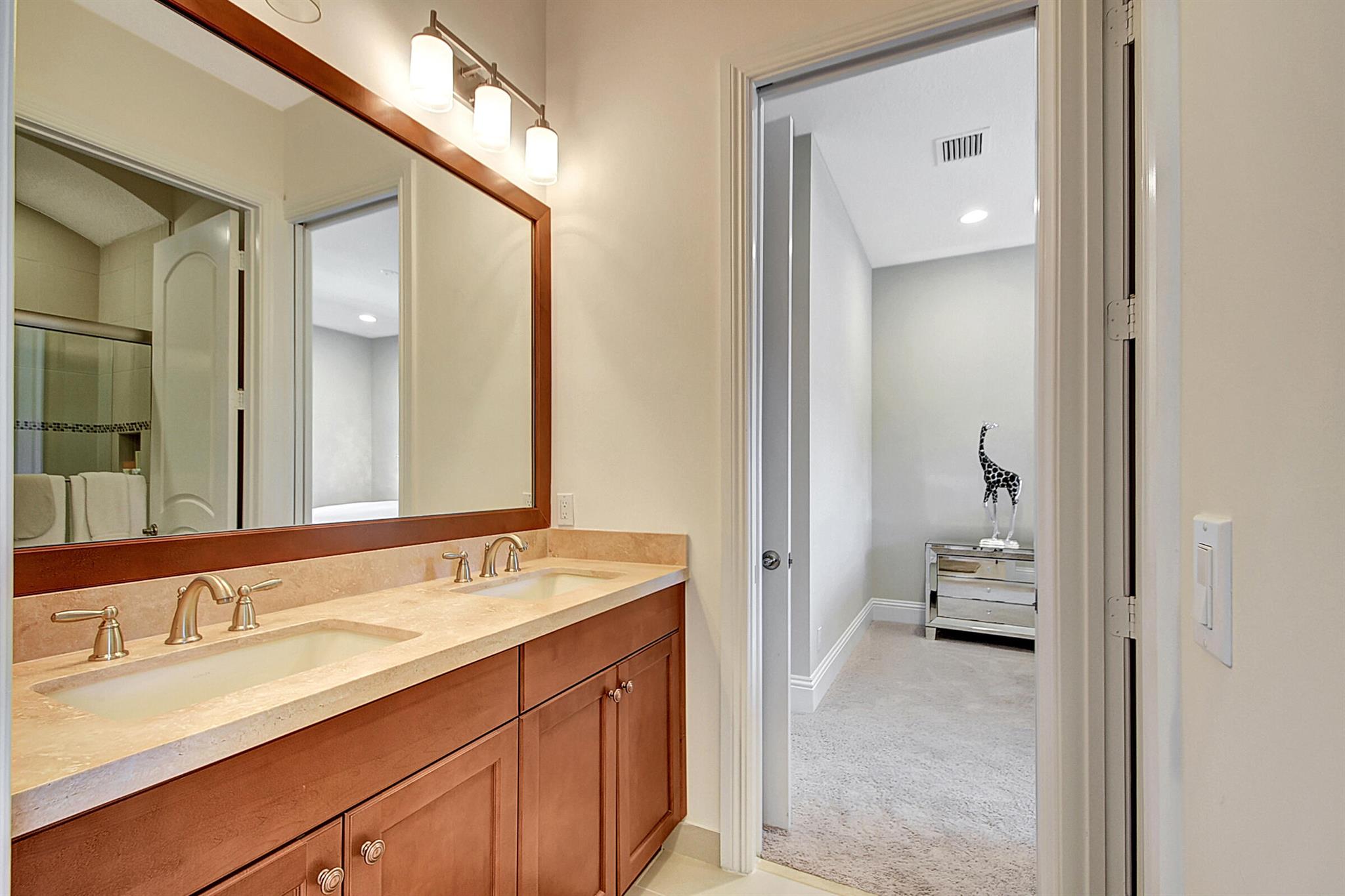 HUNTERS CHASE OF PALM BEA - Residential