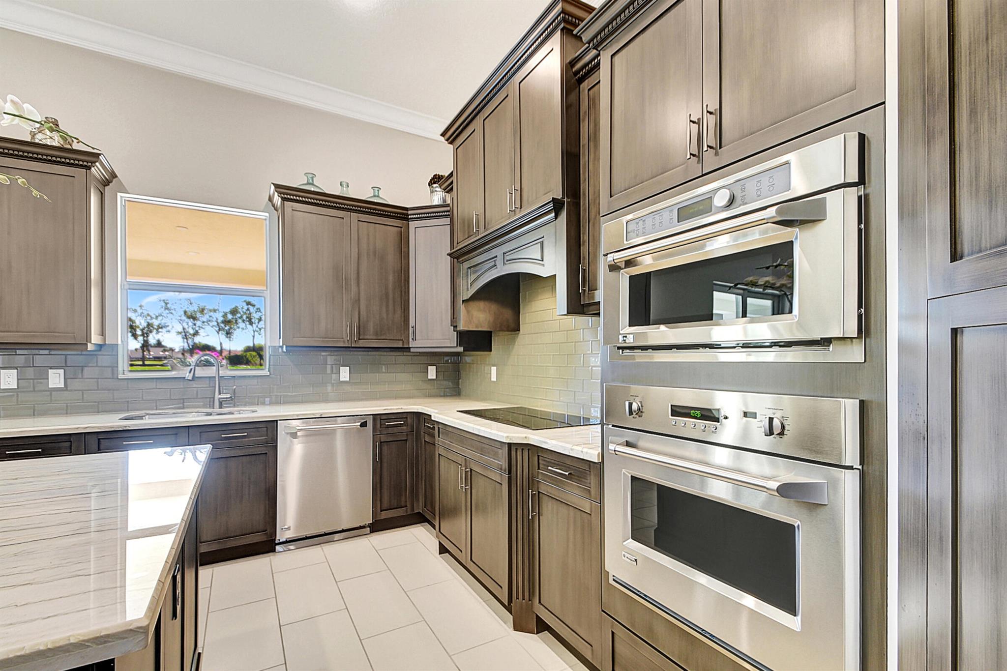 HUNTERS CHASE OF PALM BEA - Residential