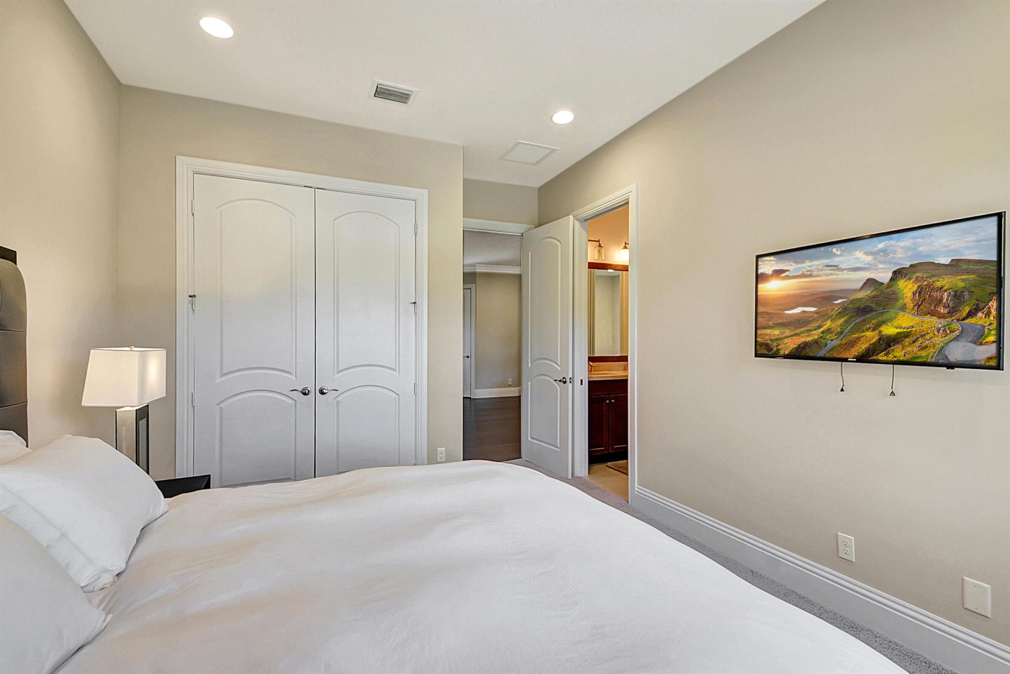 HUNTERS CHASE OF PALM BEA - Residential