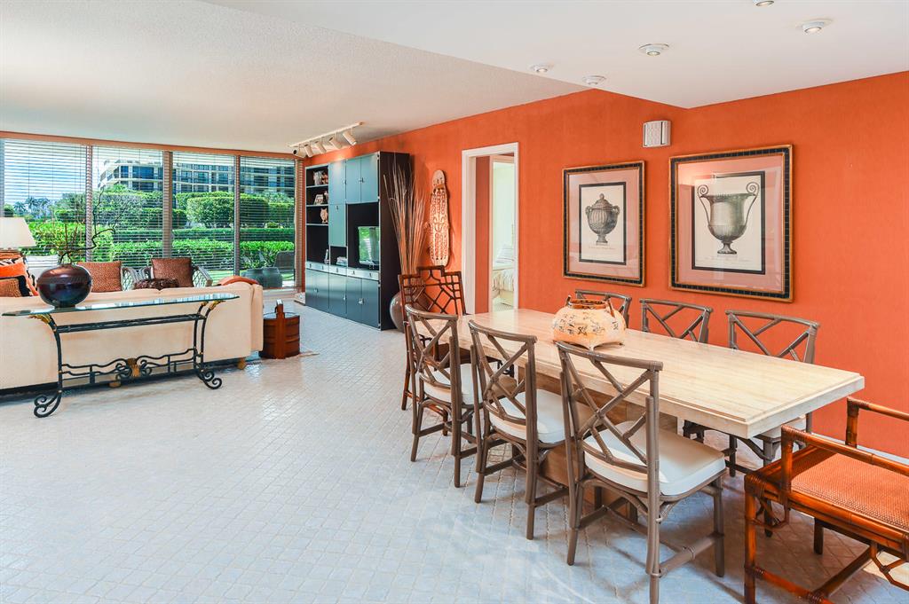 CARLYLE HOUSE CONDO - Residential