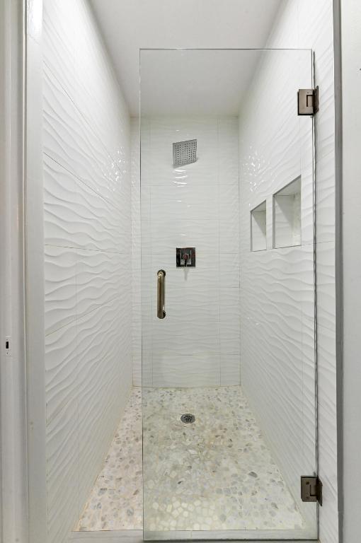 BOCA RATON HILLS SEC 2 - Residential