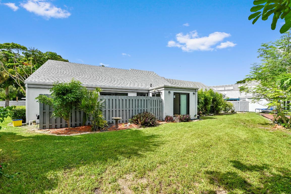 BOCA RATON HILLS SEC 2 - Residential