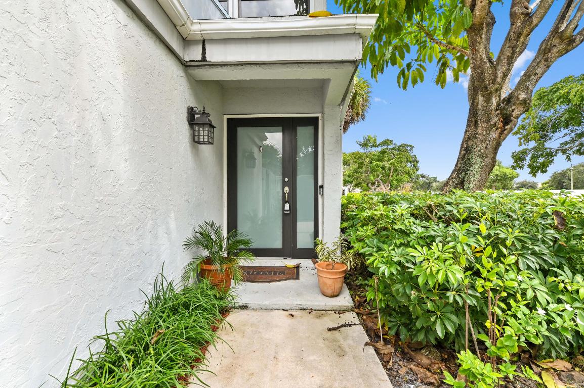 BOCA RATON HILLS SEC 2 - Residential