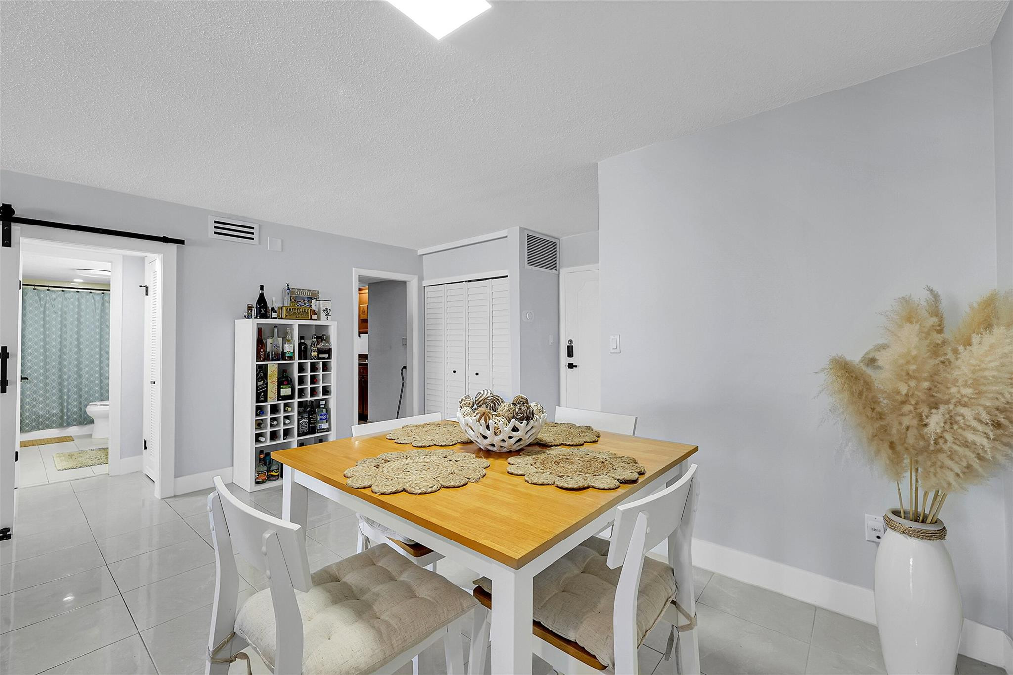 VALIANT HOUSE - Residential