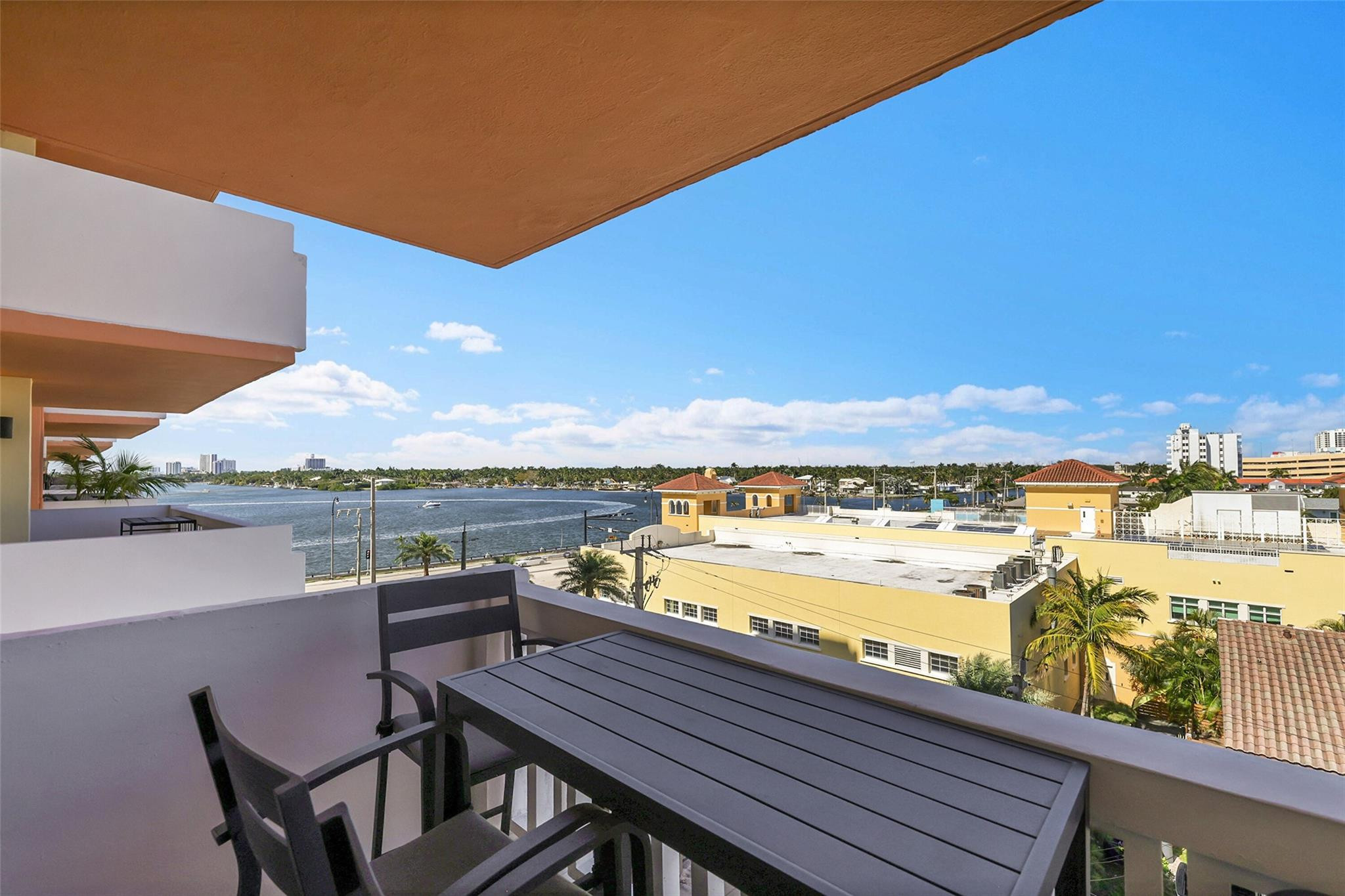 VALIANT HOUSE - Residential