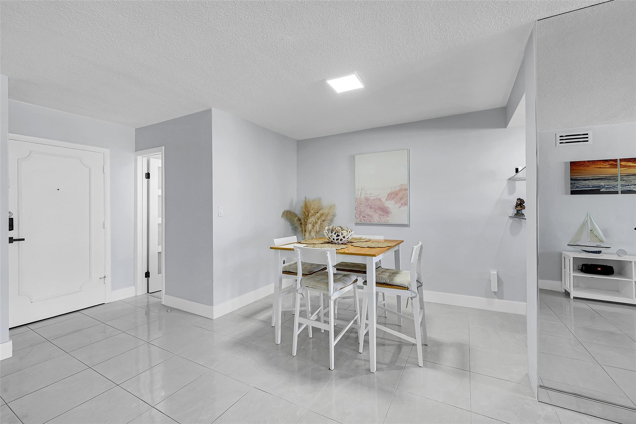 VALIANT HOUSE - Residential