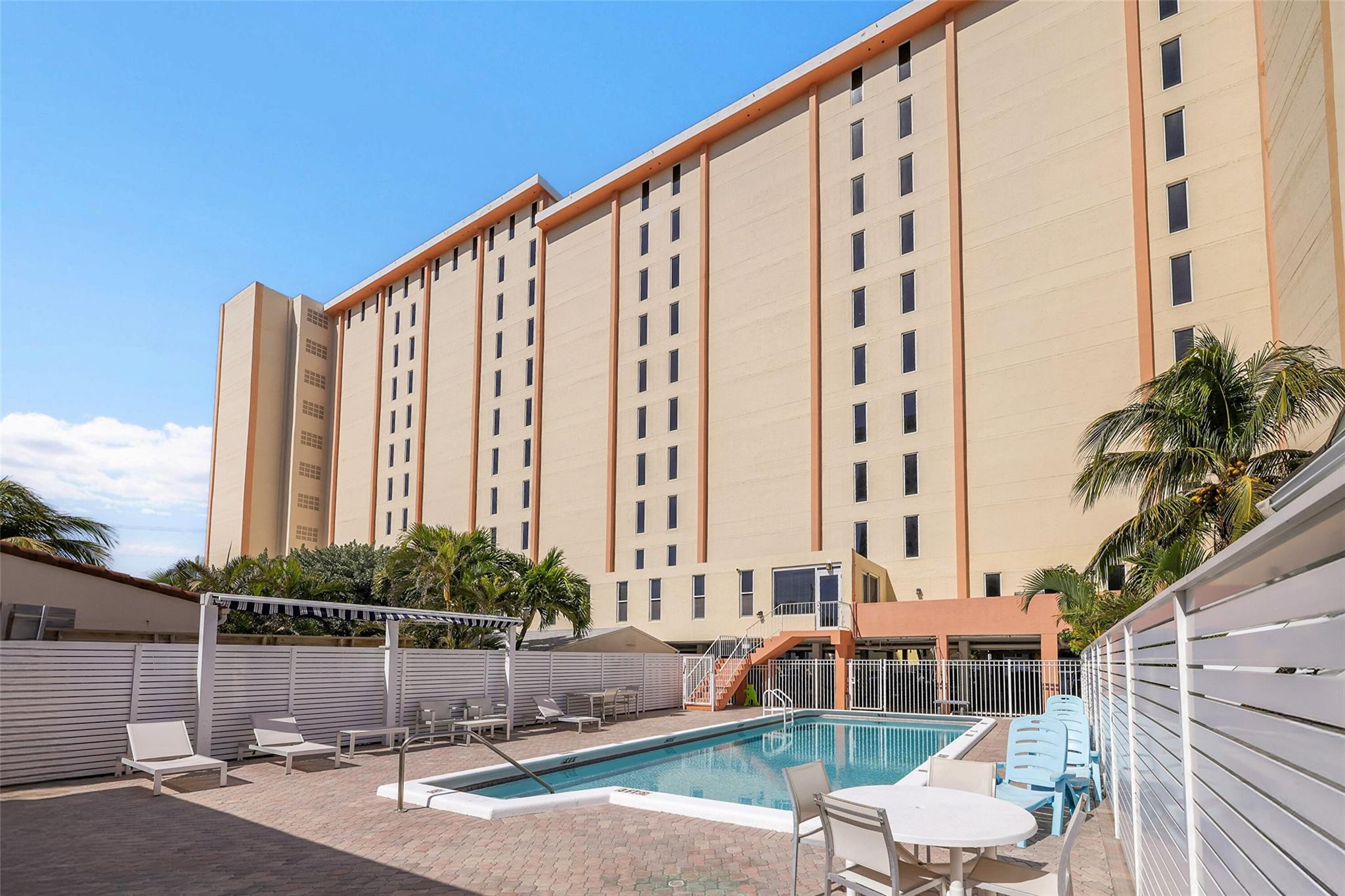 VALIANT HOUSE - Residential