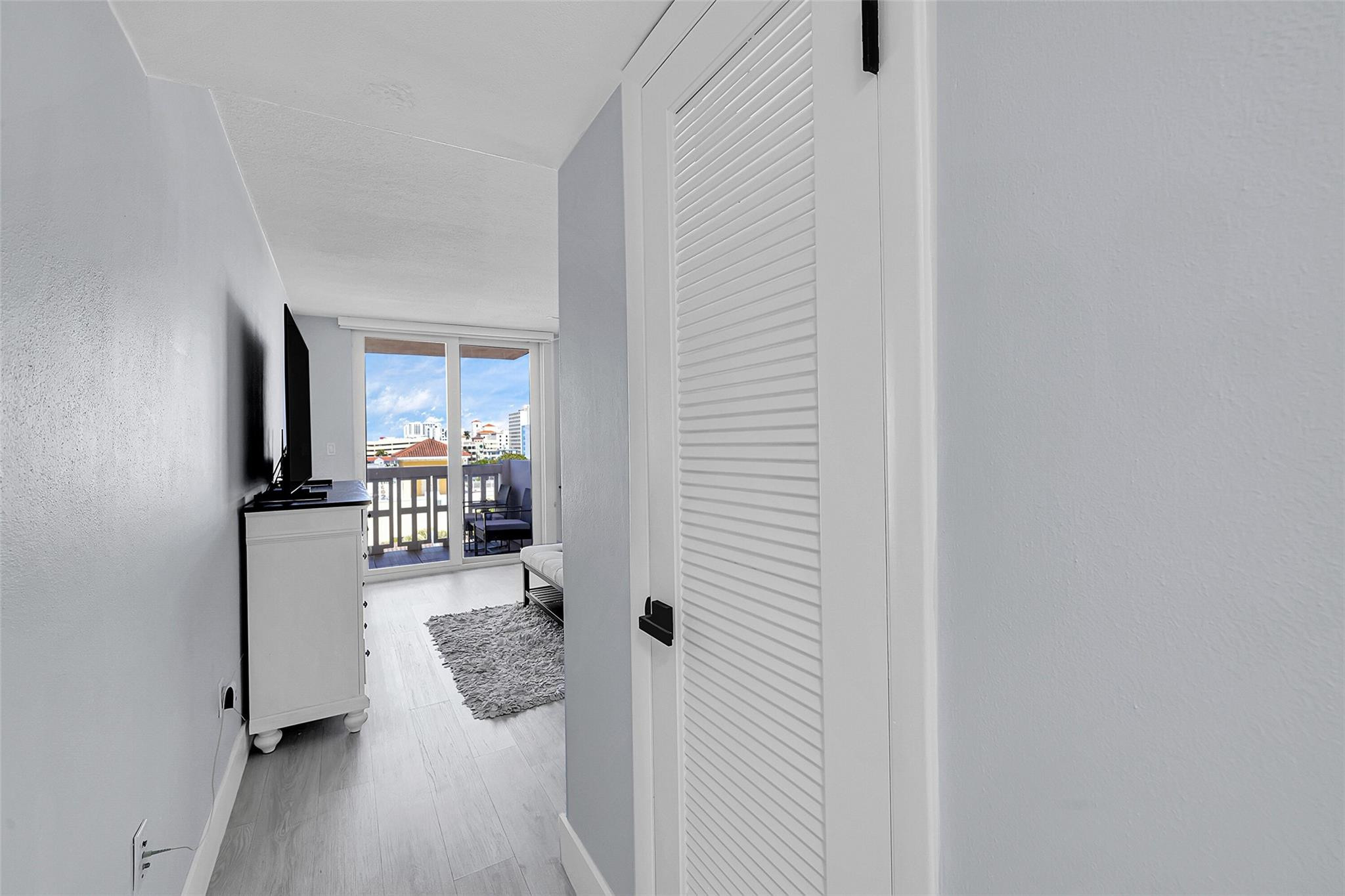 VALIANT HOUSE - Residential