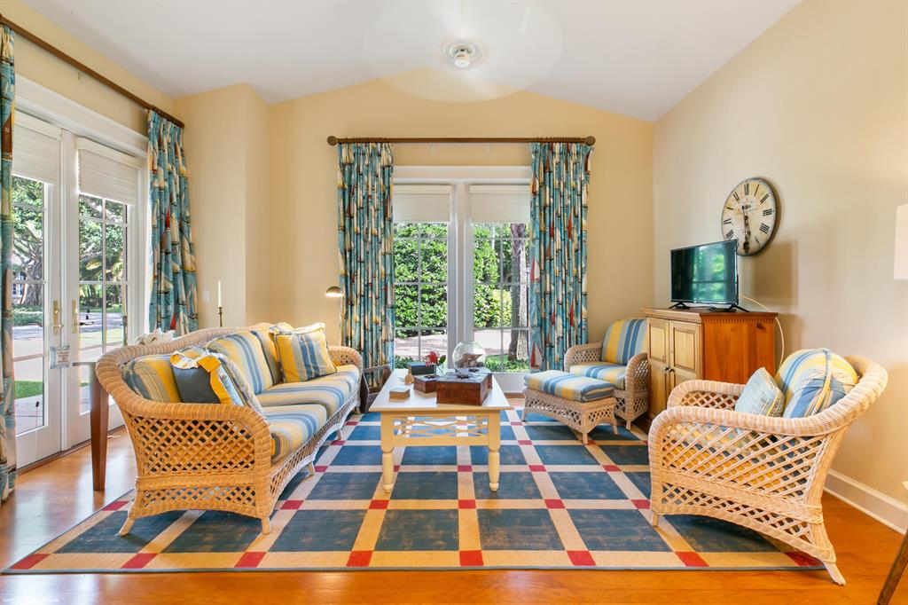 JUPITER ISLAND - Residential