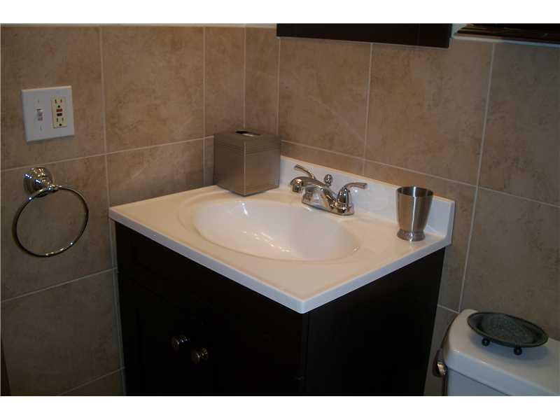 HILLSBORO MILE OCEAN APTS - Residential