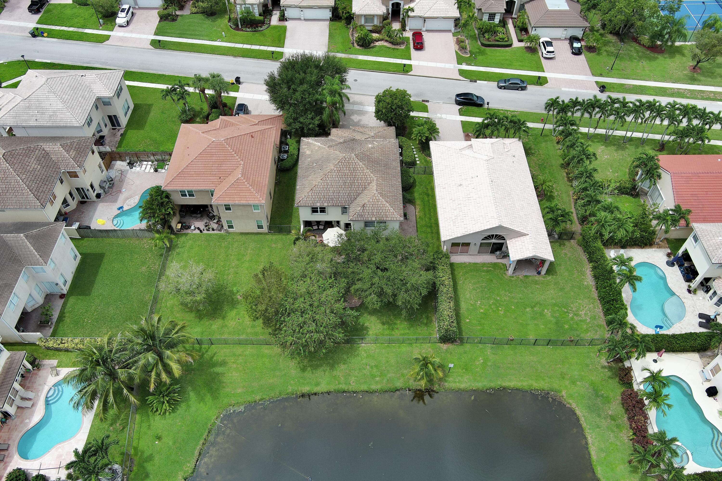 WELLINGTON SHORES - ORANGE GROVE EST - Residential