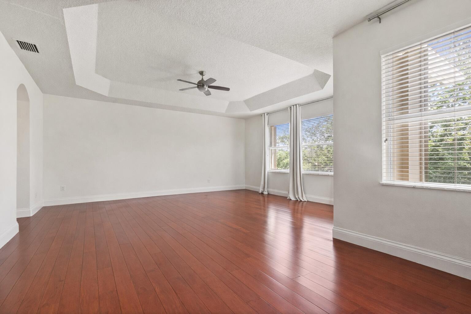 WELLINGTON SHORES - ORANGE GROVE EST - Residential