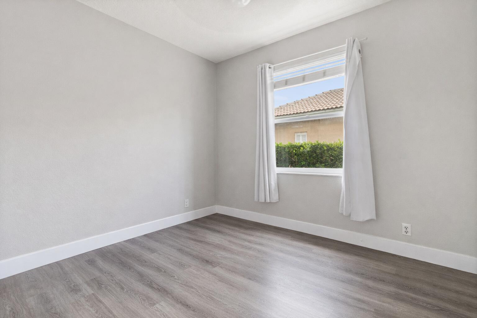 WELLINGTON SHORES - ORANGE GROVE EST - Residential