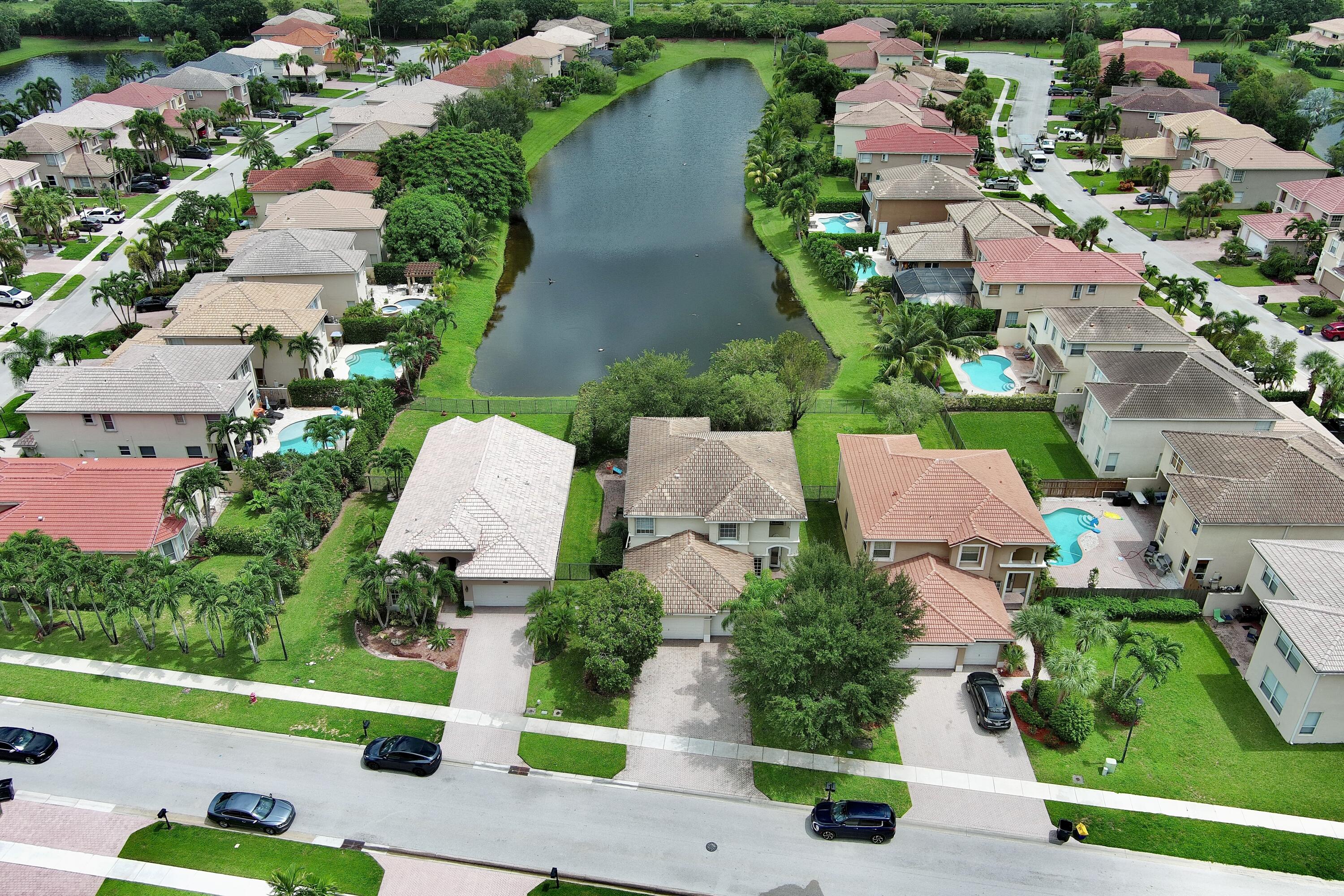 WELLINGTON SHORES - ORANGE GROVE EST - Residential