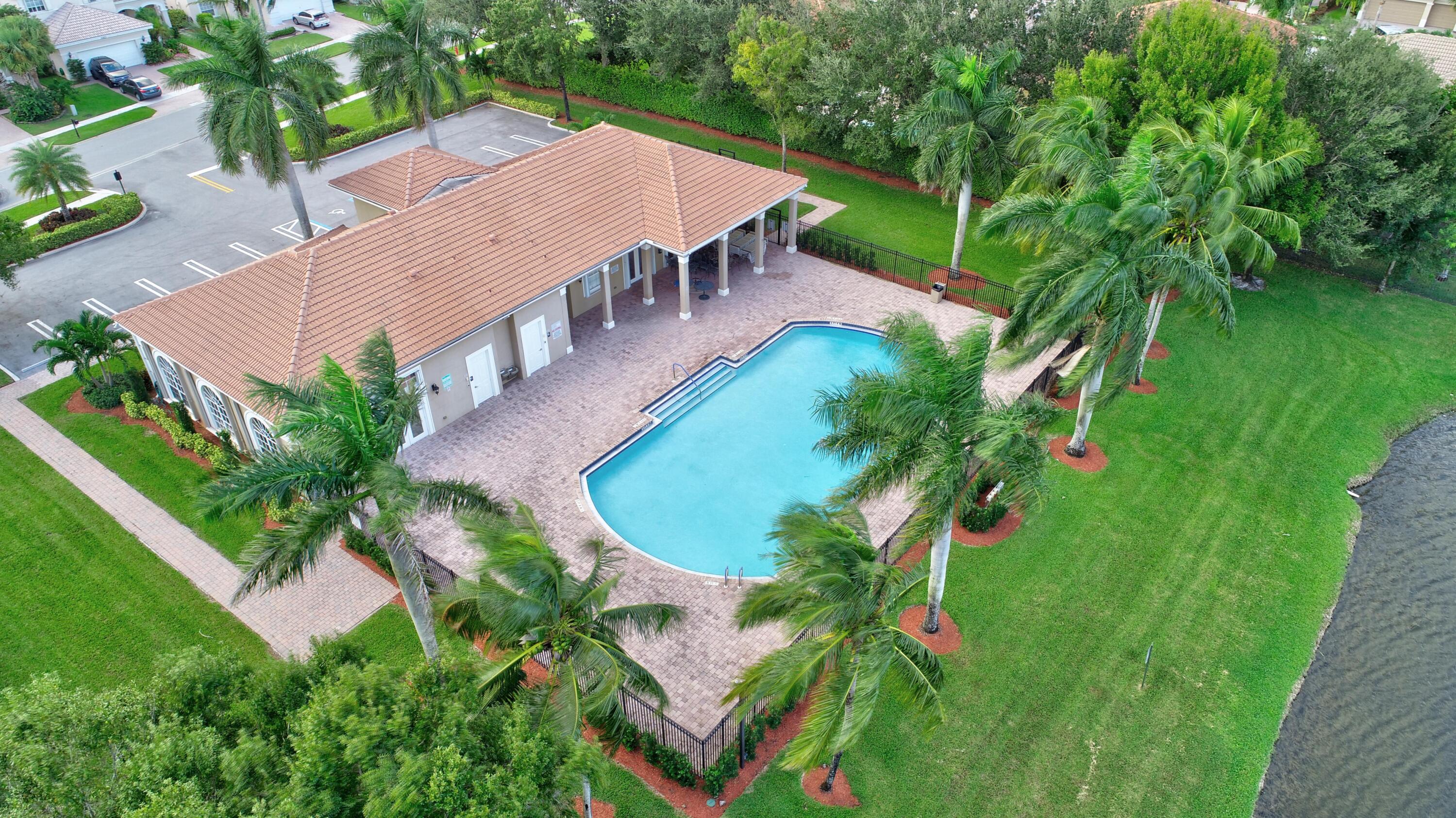 WELLINGTON SHORES - ORANGE GROVE EST - Residential