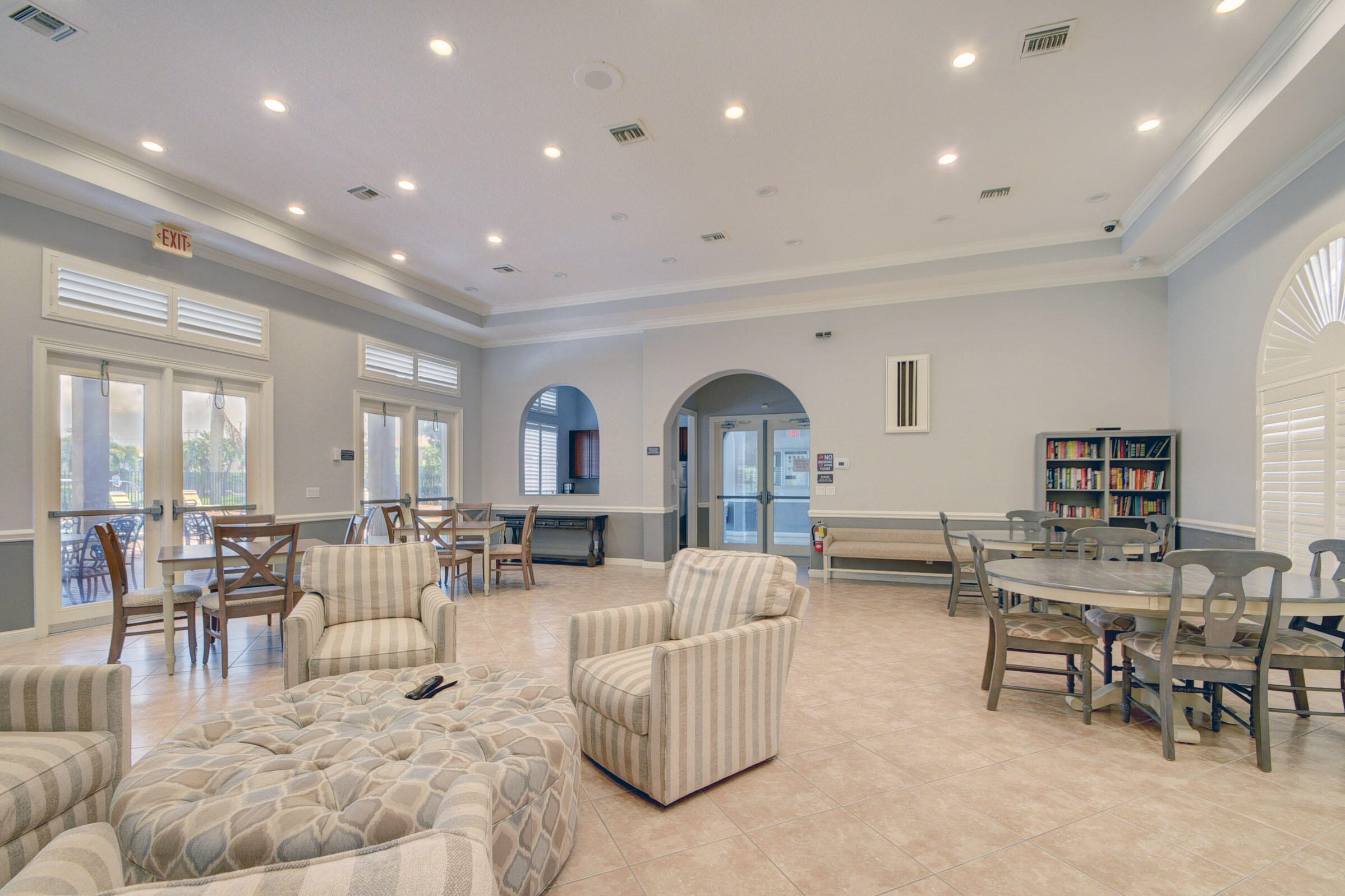 WELLINGTON SHORES - ORANGE GROVE EST - Residential