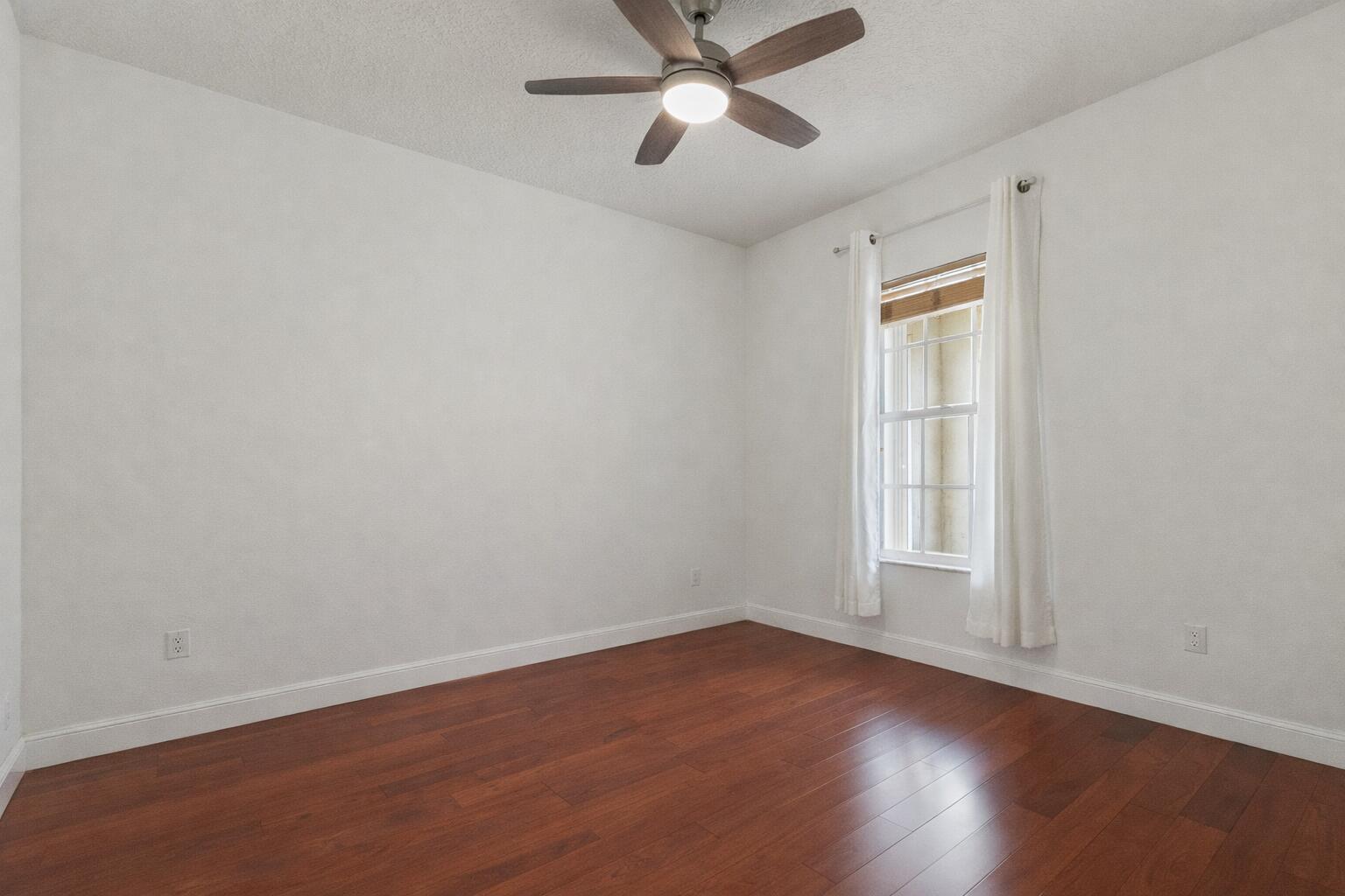 WELLINGTON SHORES - ORANGE GROVE EST - Residential