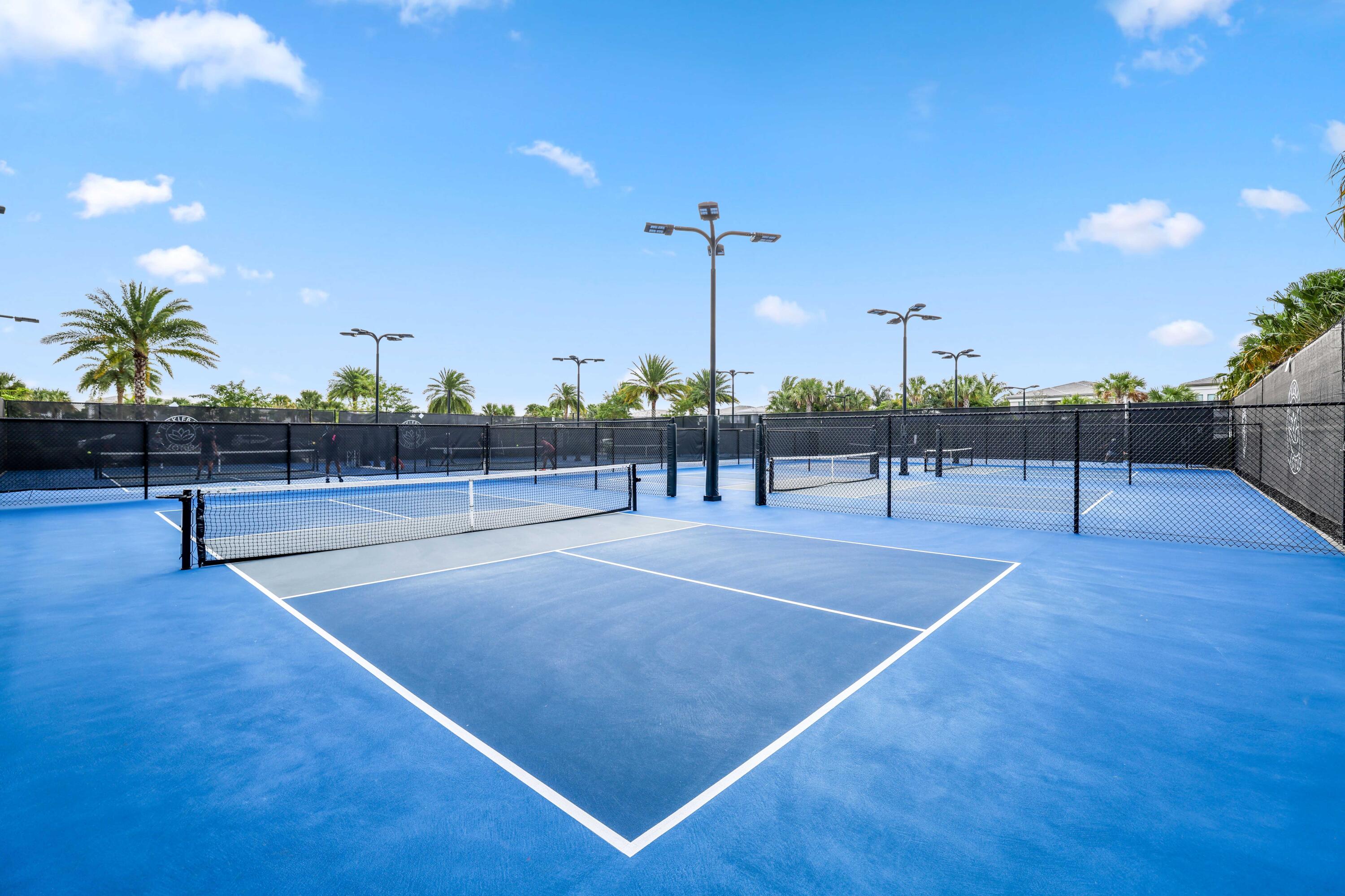 WELLINGTON SHORES - ORANGE GROVE EST - Residential