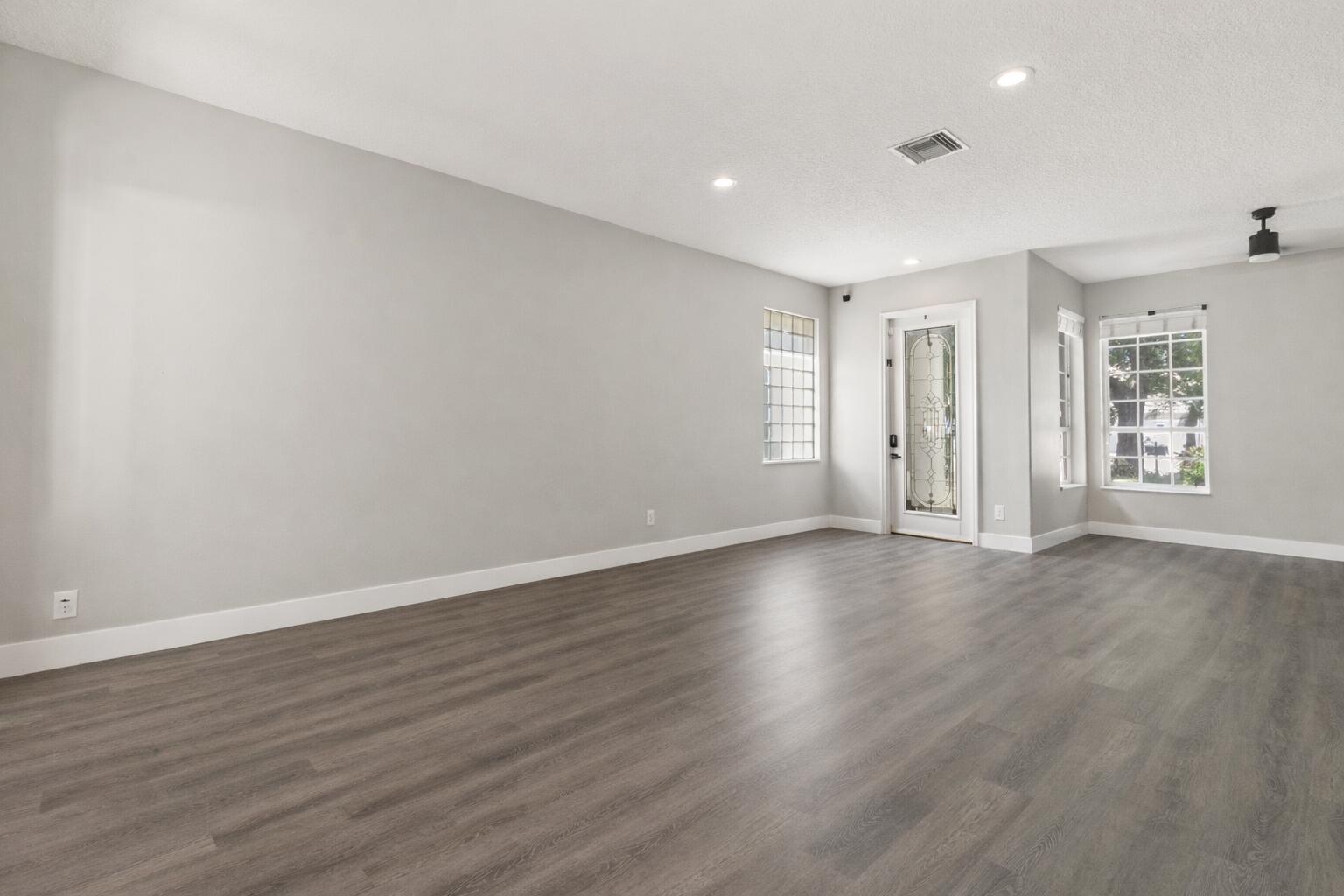 WELLINGTON SHORES - ORANGE GROVE EST - Residential