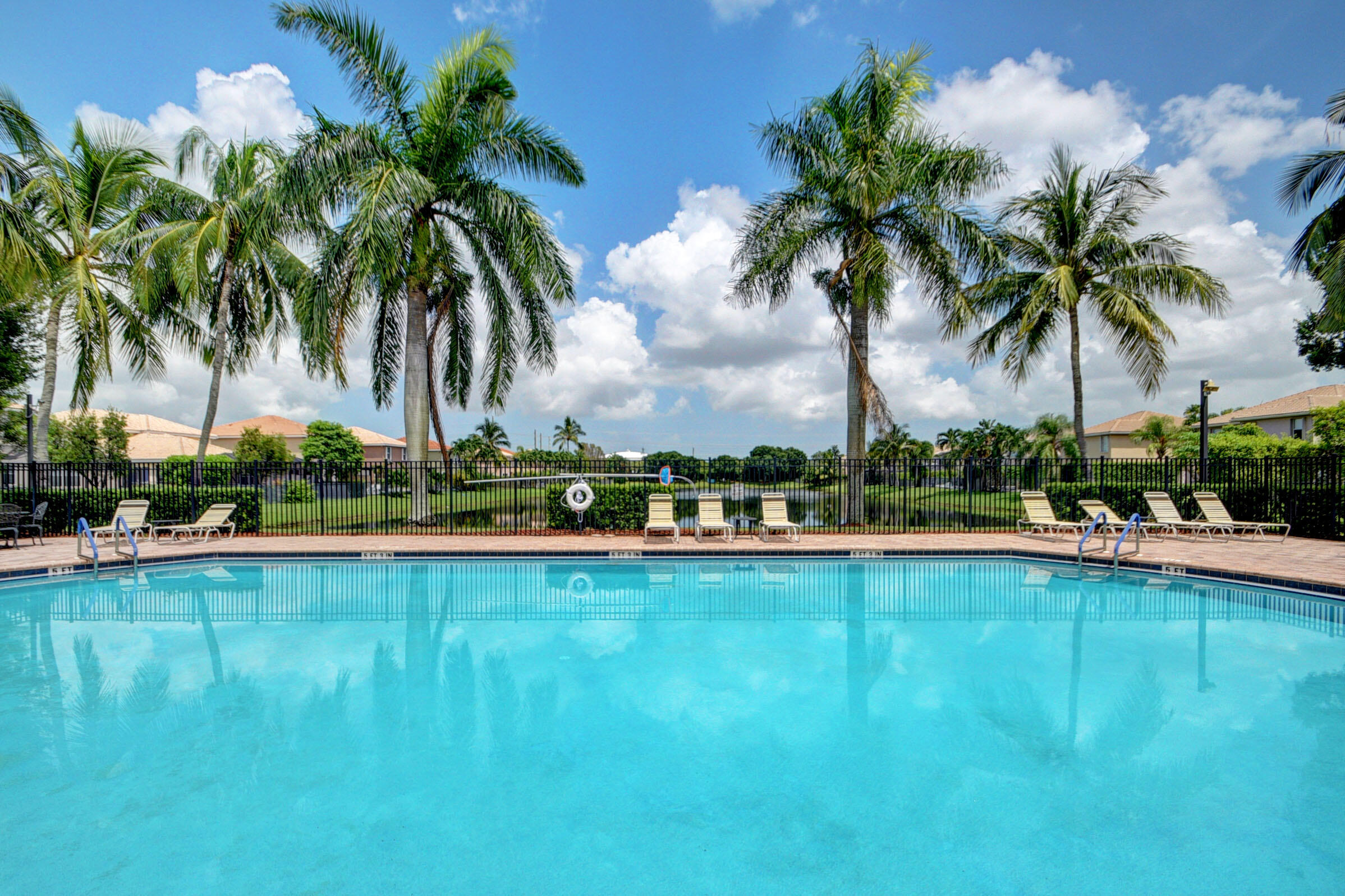 WELLINGTON SHORES - ORANGE GROVE EST - Residential