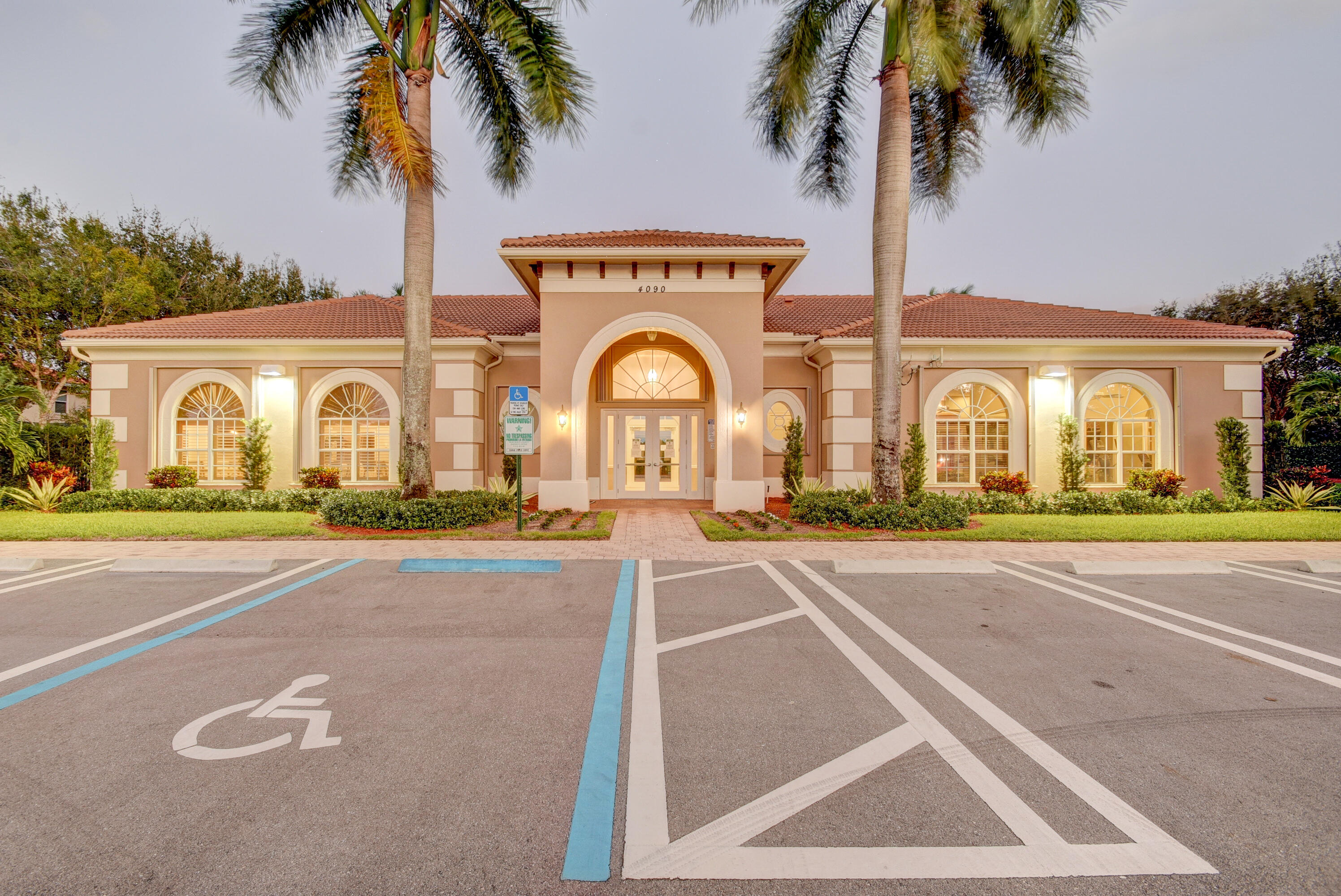 WELLINGTON SHORES - ORANGE GROVE EST - Residential