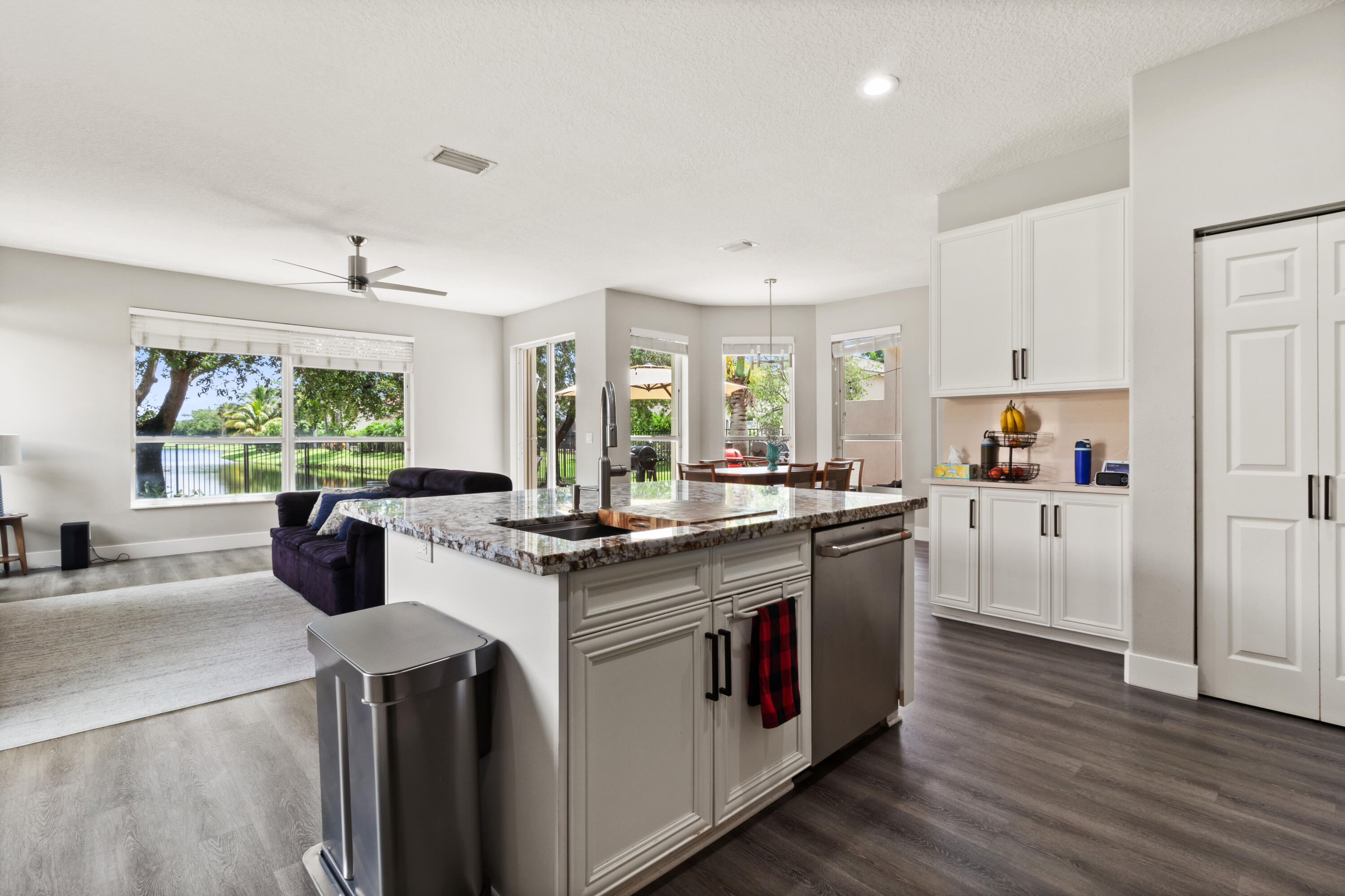 WELLINGTON SHORES - ORANGE GROVE EST - Residential