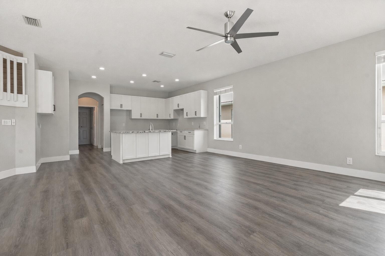 WELLINGTON SHORES - ORANGE GROVE EST - Residential