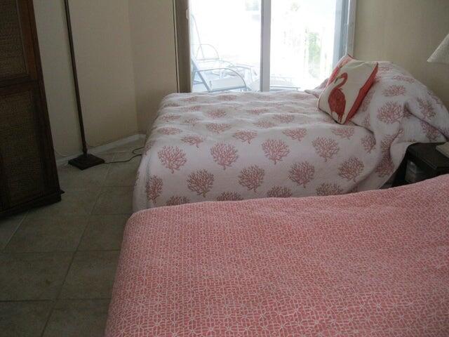 DIAMONDHEAD CONDO - Residential Lease