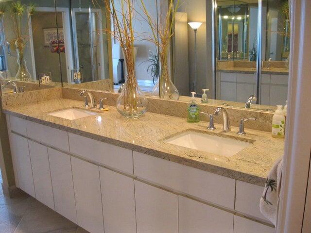 DIAMONDHEAD CONDO - Residential Lease