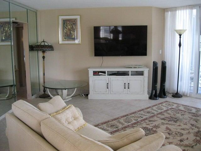 DIAMONDHEAD CONDO - Residential Lease