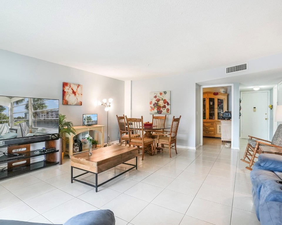 Castle Apartments 11 - Residential