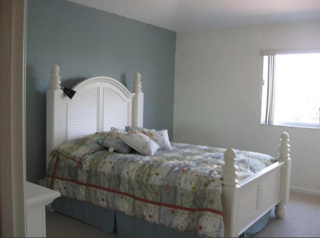 THOUSAND OAKS - Residential