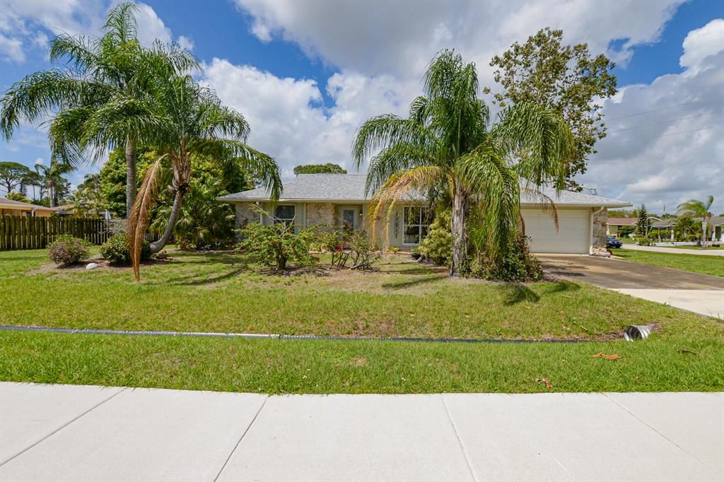 Photo of 1300 SE Sandia Drive, Port St Lucie, FL 34983 (MLS # R10883711)