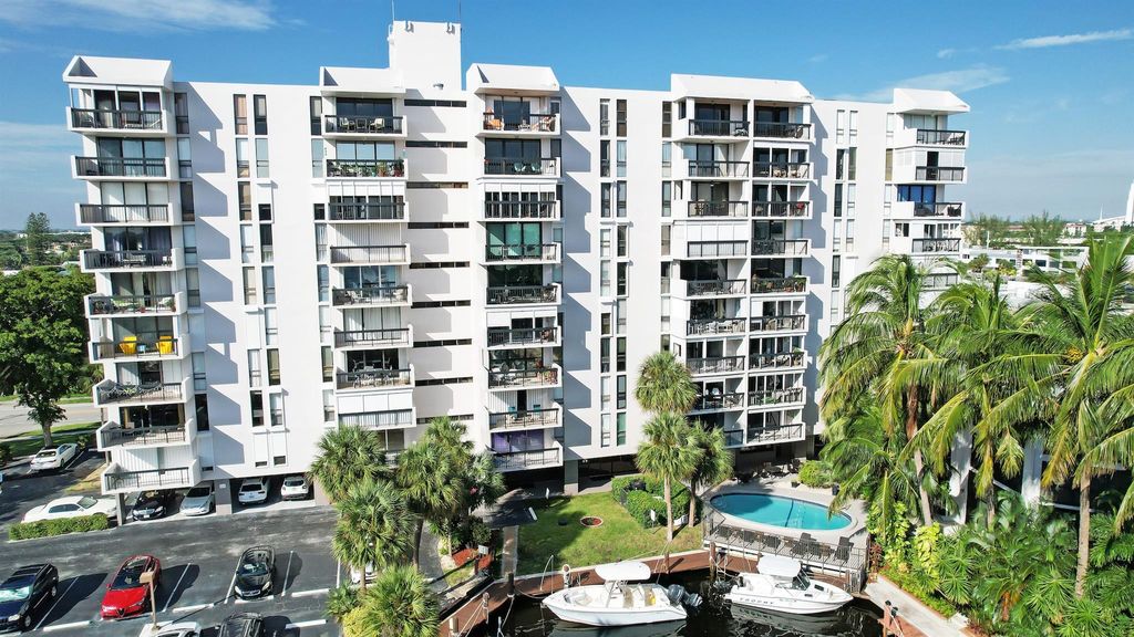 Photo of 4800 Bayview Drive #605, Fort Lauderdale, FL 33308 (MLS # F10478174)