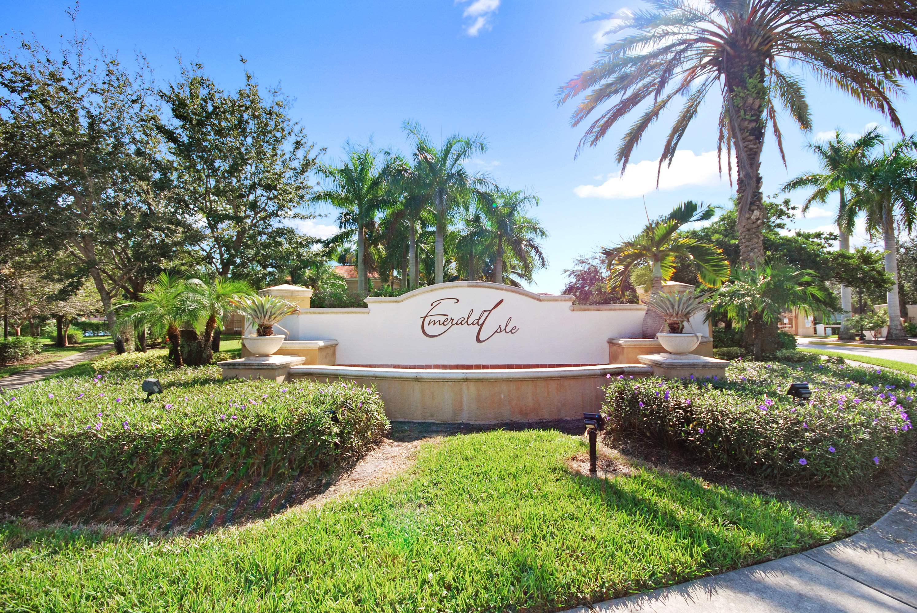 EMERALD ISLE AT LAGUNA LAKES CONDO - Residential Lease