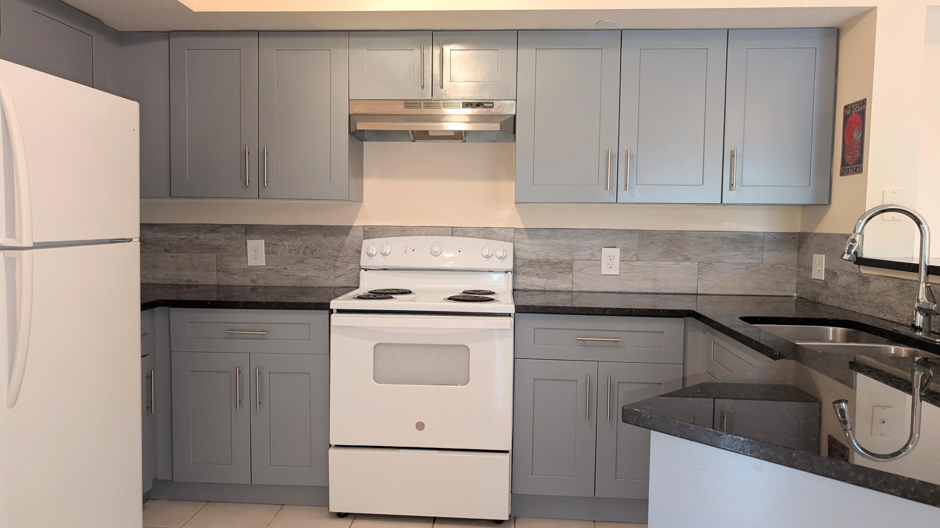 EMERALD ISLE AT LAGUNA LAKES CONDO - Residential Lease