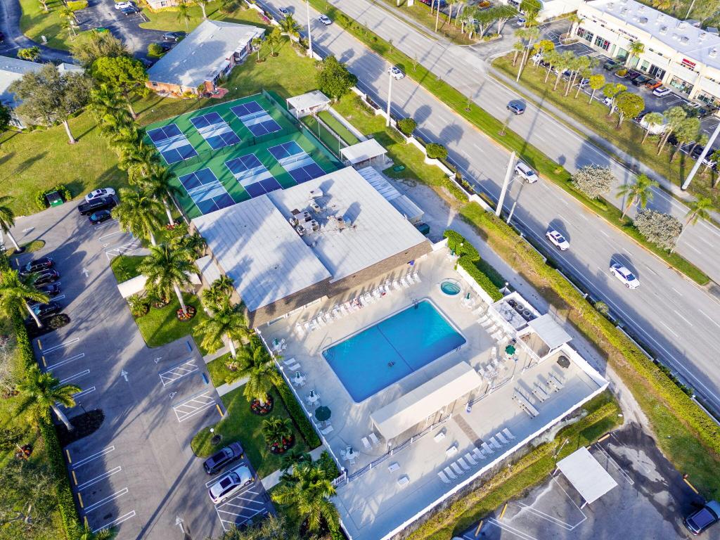 PINES OF DELRAY NORTH CONDO - Residential