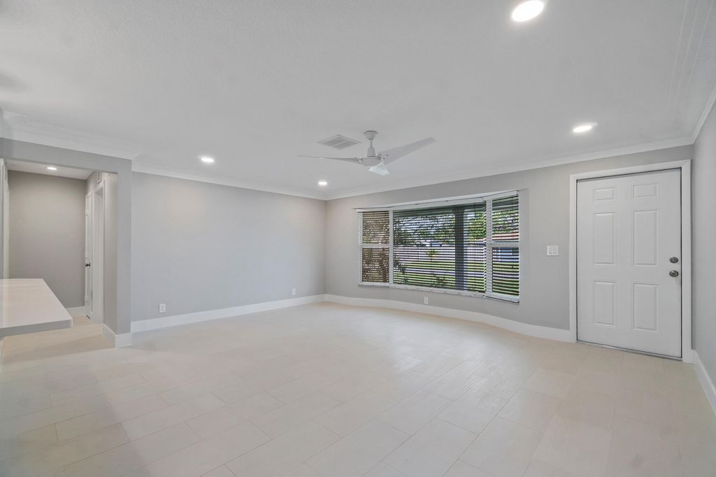 Photo of 2302 SW 10th Street, Boynton Beach, FL 33426 (MLS # R11127998)