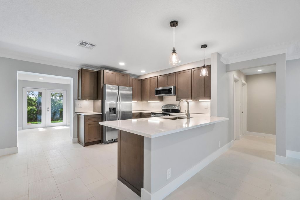 Photo of 2302 SW 10th Street, Boynton Beach, FL 33426 (MLS # R11127998)