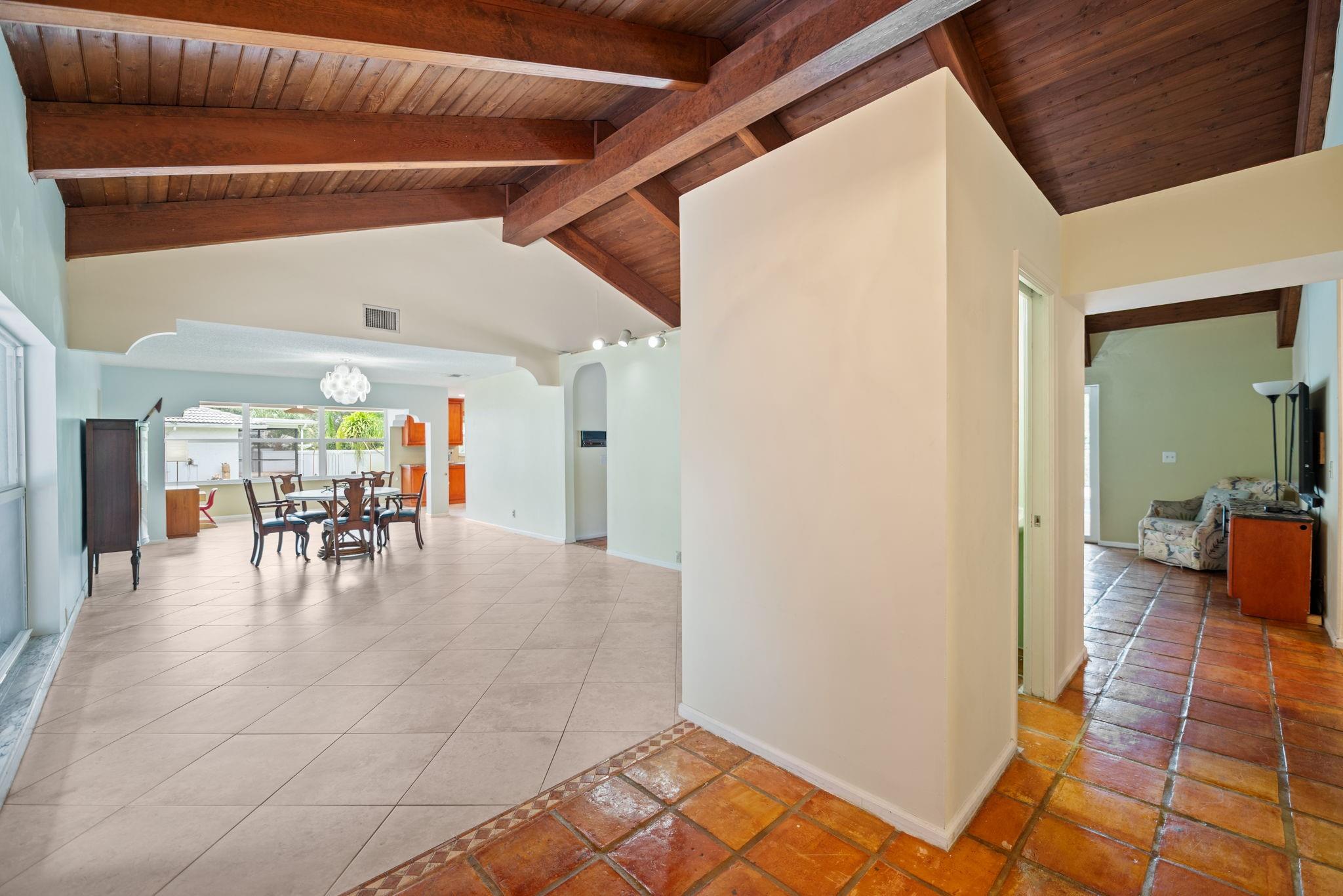 120 NW 88th Way