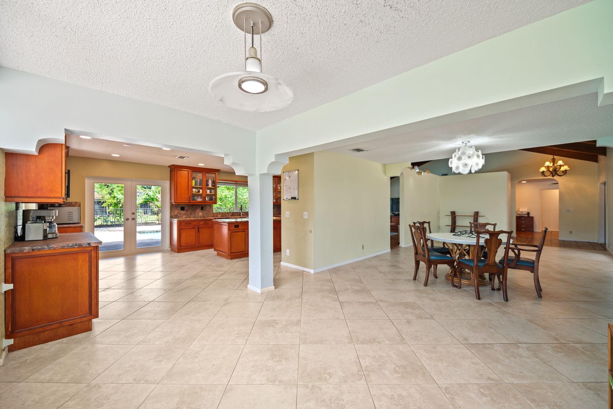 120 NW 88th Way